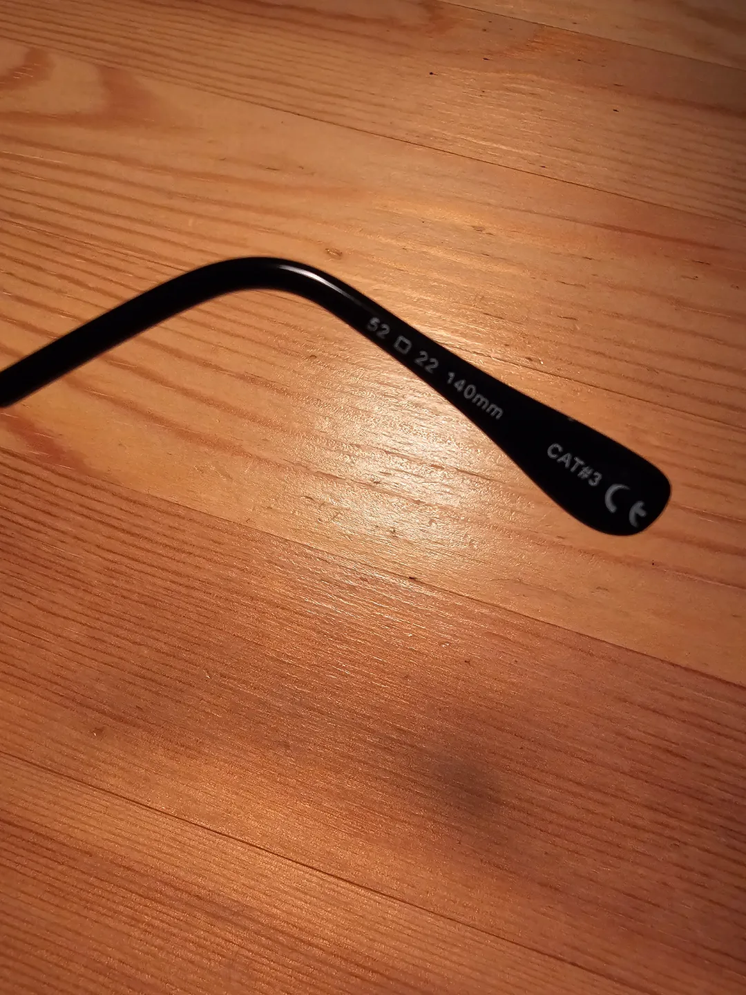 Oversized Black and Gold Round Sunglasses image indicator(3)