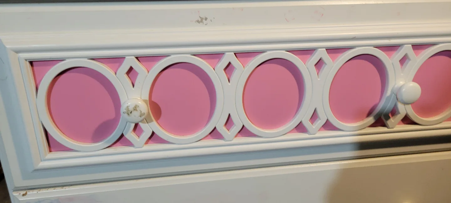 White  Five-Drawer Chest image indicator(3)