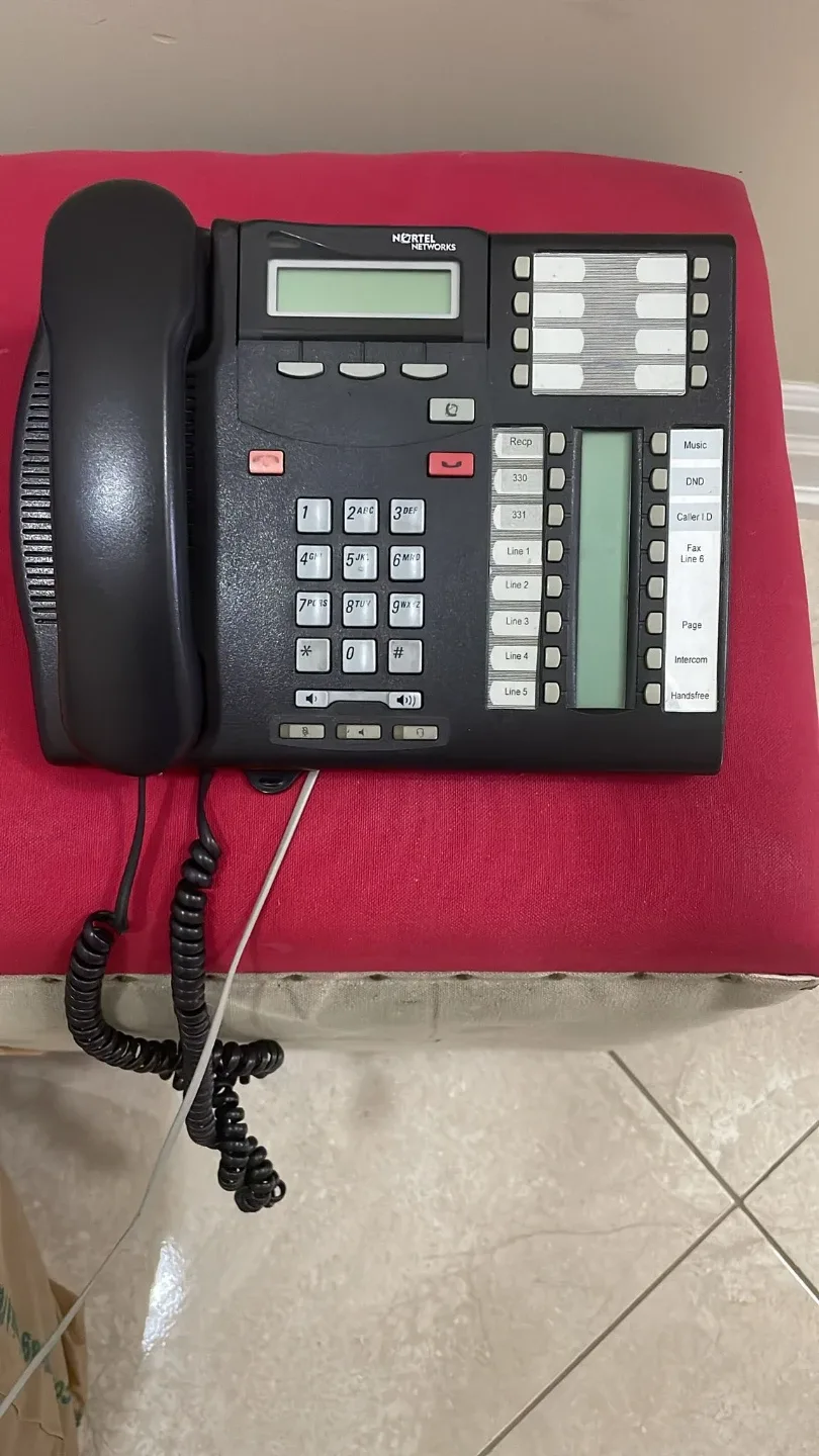 Nortel Networks Multi-Line Business Phone thumbnail