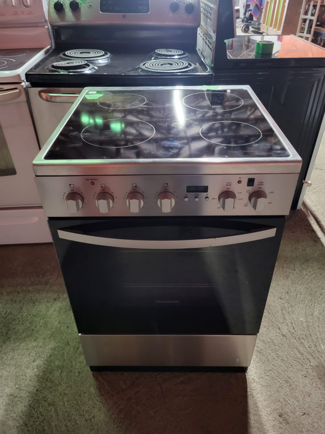 Frigidaire CFEF747SRS 24-inch Freestanding Electric Range
