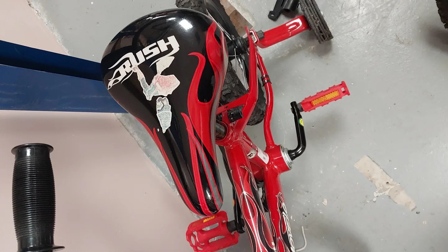 Kids' Red Movelo Rush 12" Bike with Training Wheels image indicator(4)