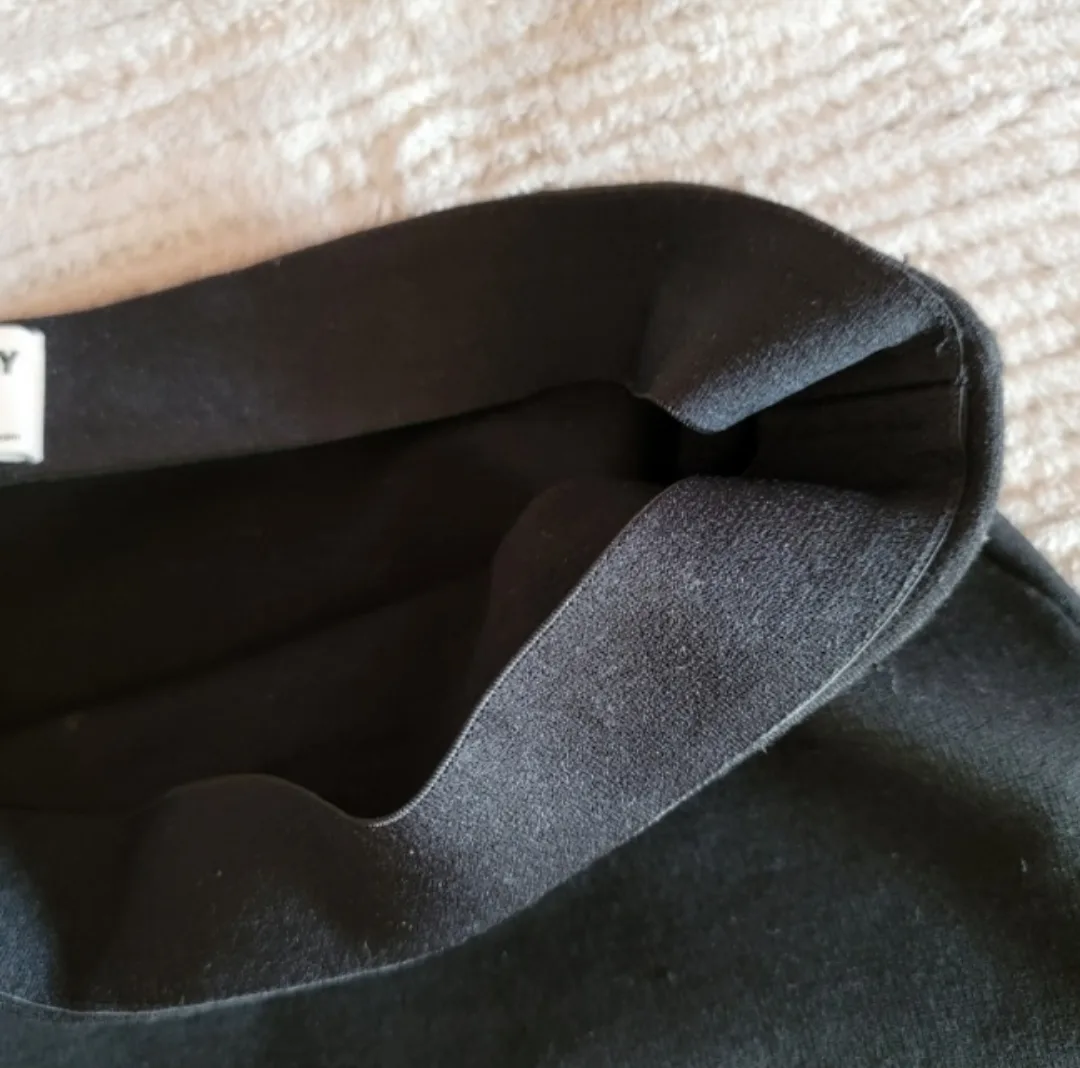 Aritzia Sunday Best Primrose Skirt image indicator(6)