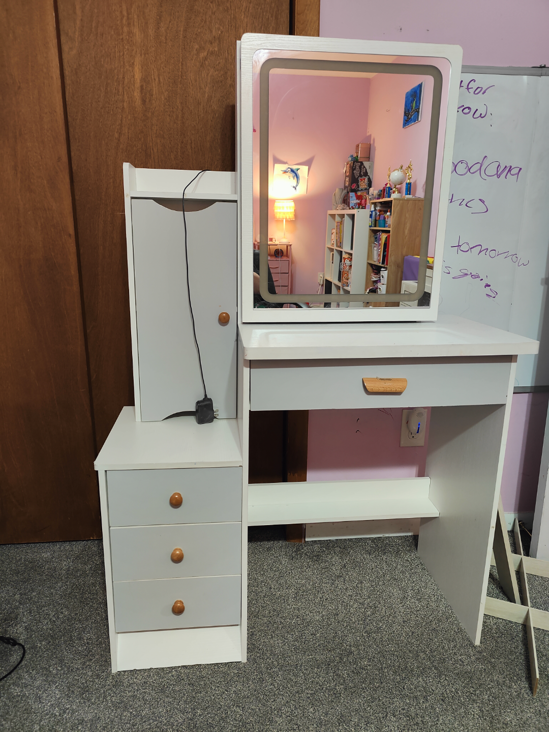 White Vanity Set with Lighted Mirror