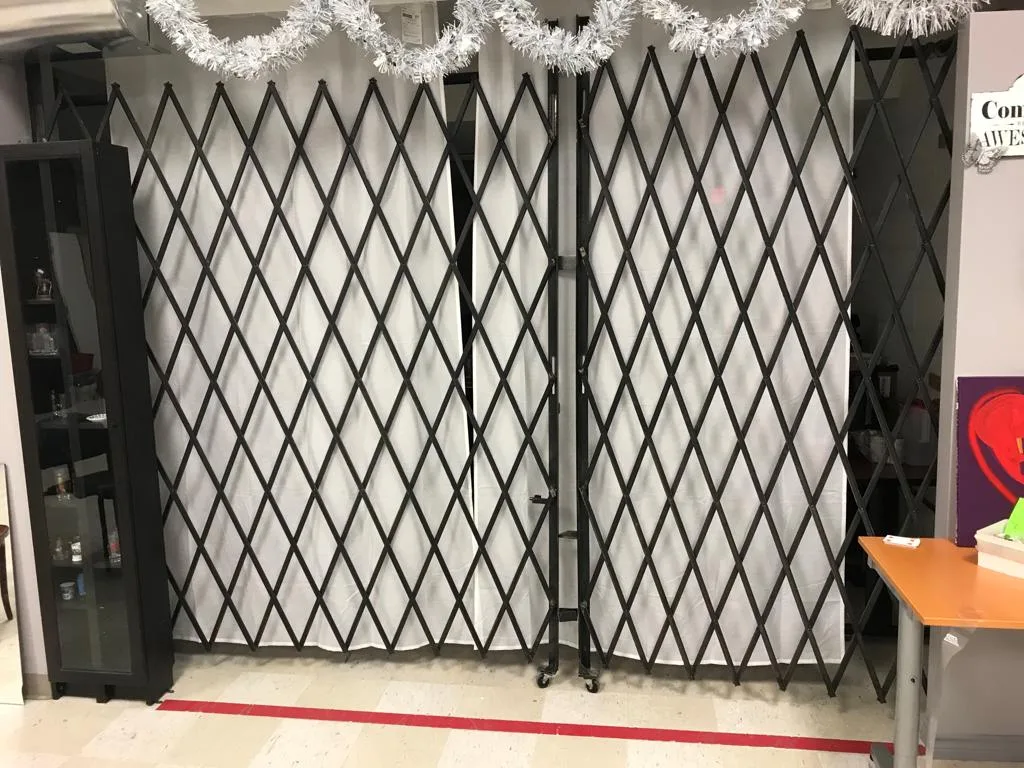 Black Expandable Security Gate thumbnail
