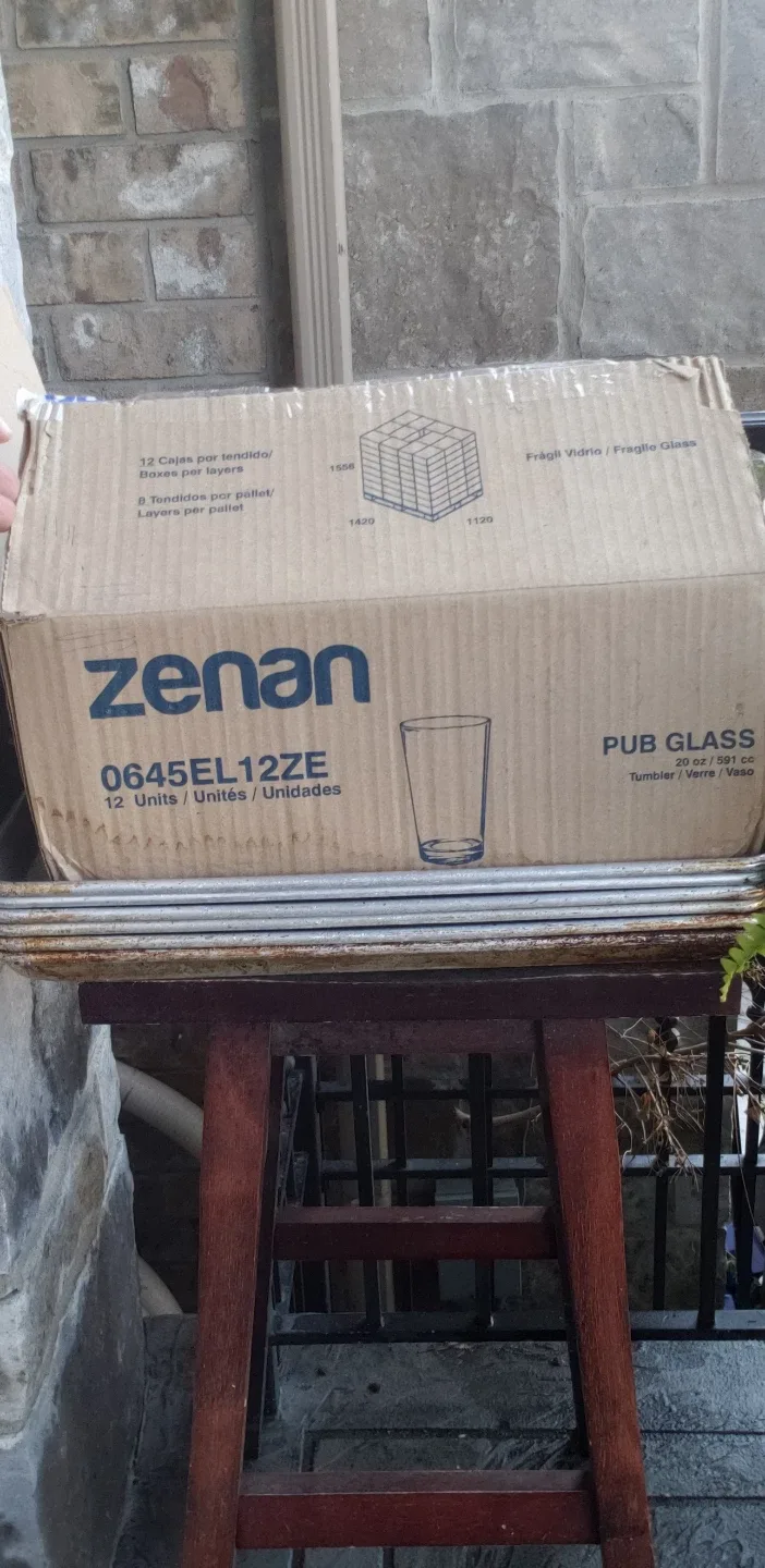 8 Miller Lite Pub Glasses in Original Box image indicator(3)