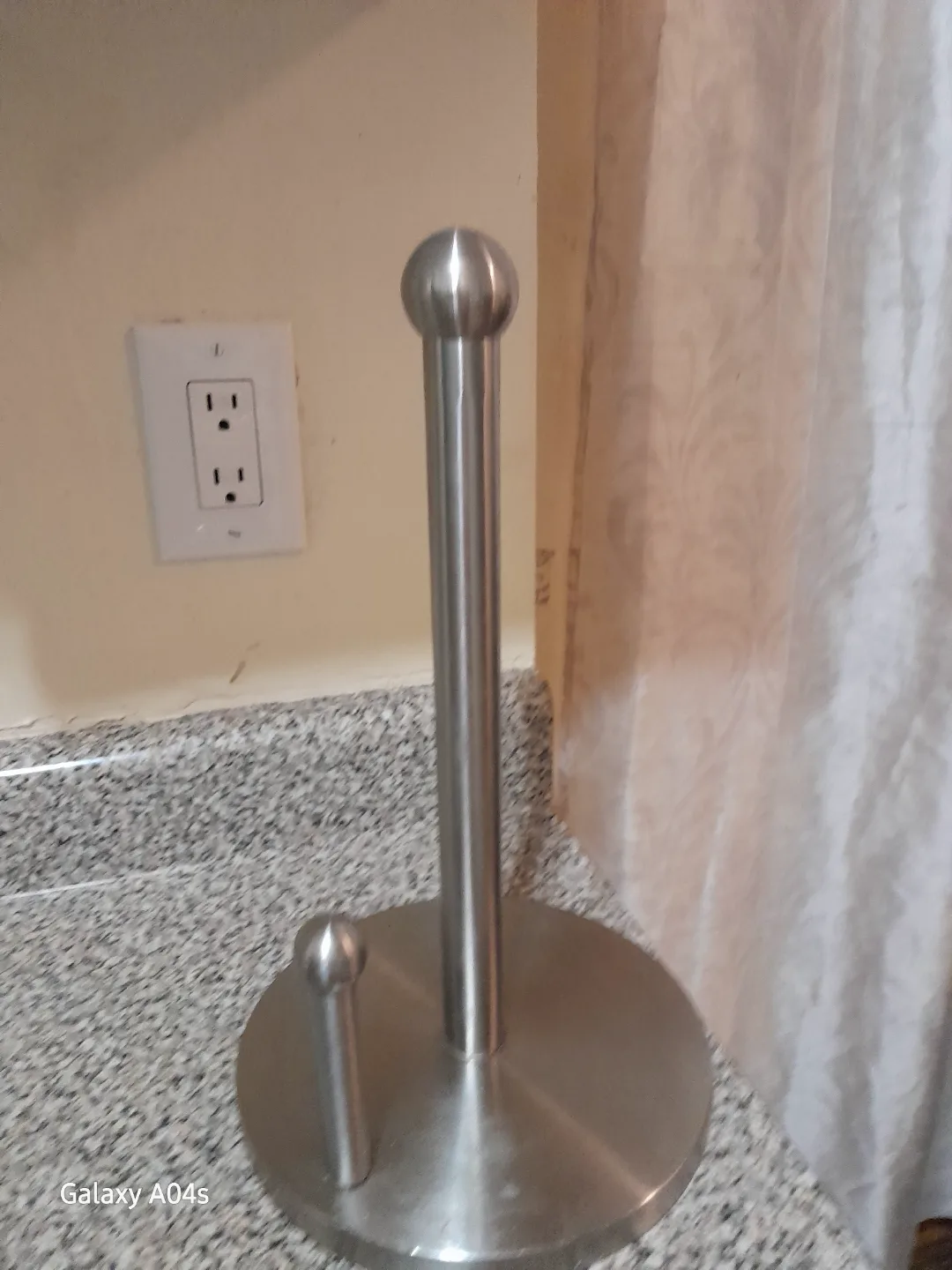 Stainless Steel Paper Towel Holder image indicator(2)