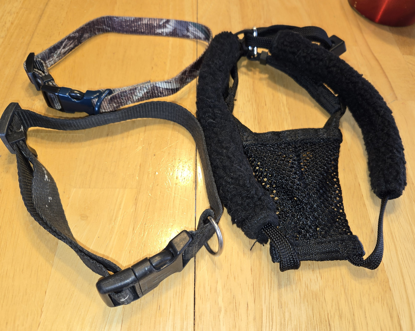 2 dog collers and a harness - photo 2