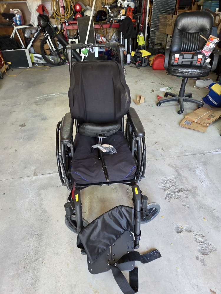 Used PDG Wheelchair - photo 3