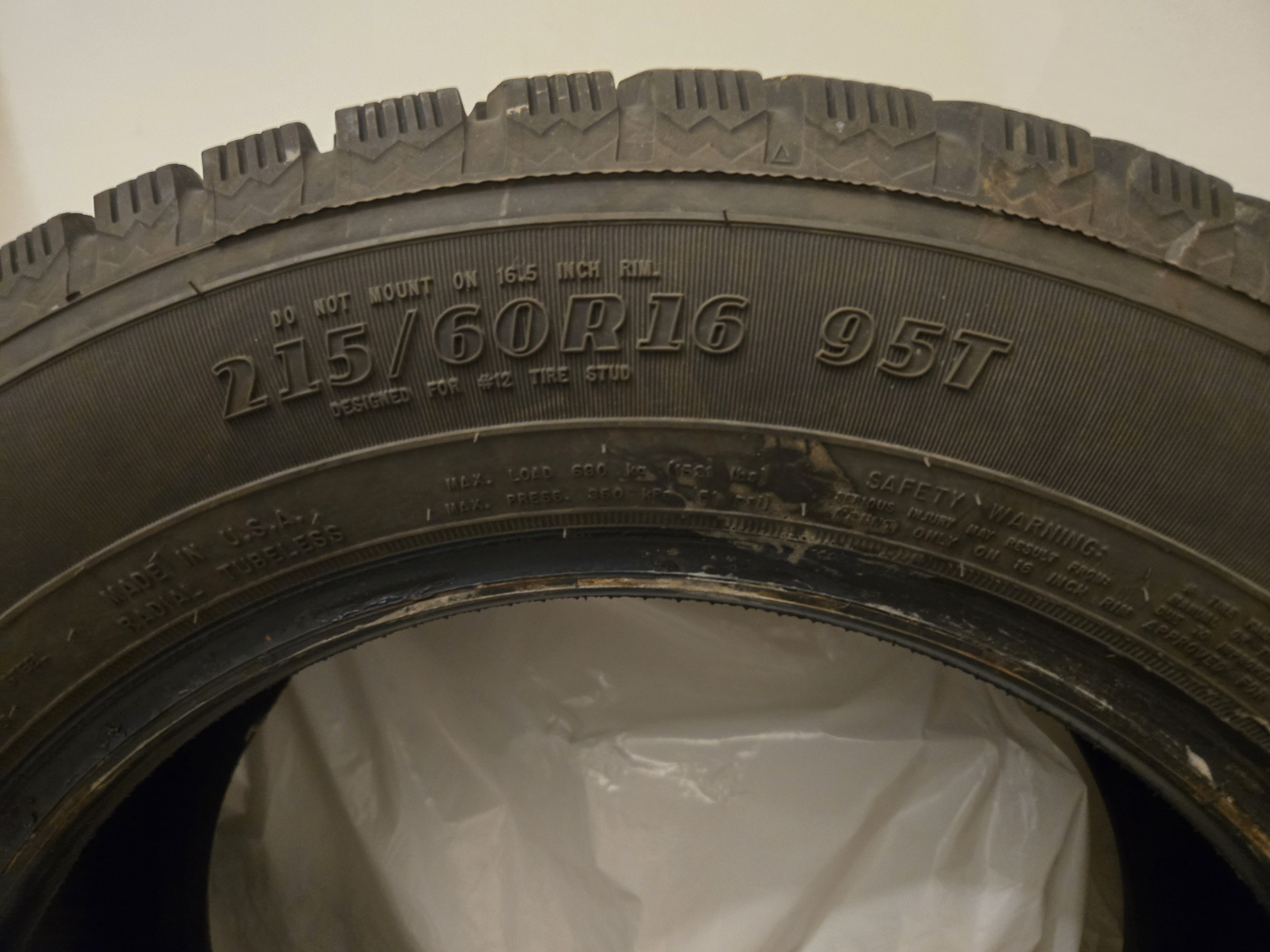 Goodyear UltraGrip Winter Tires - 215/60R16 95T