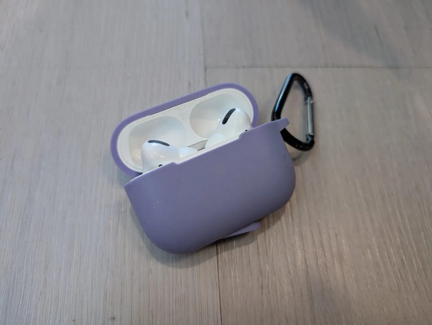 Apple AirPods Pro (2nd Generation) with Silicone Case thumbnail