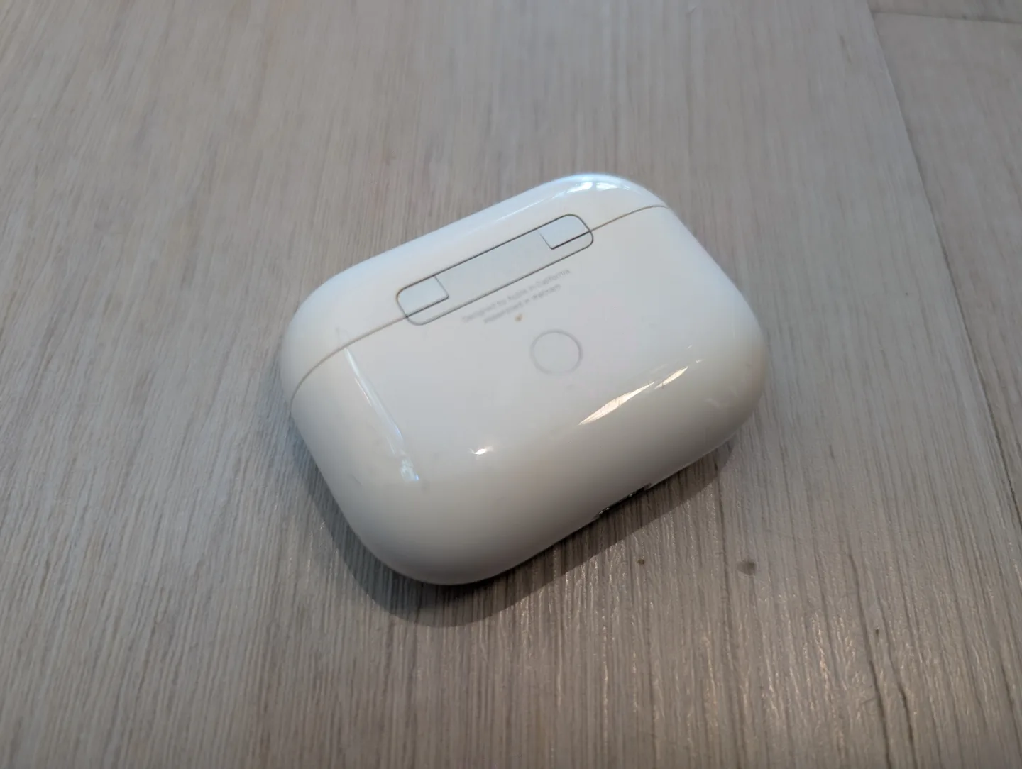 Apple AirPods Pro (2nd Generation) with Silicone Case image indicator(5)