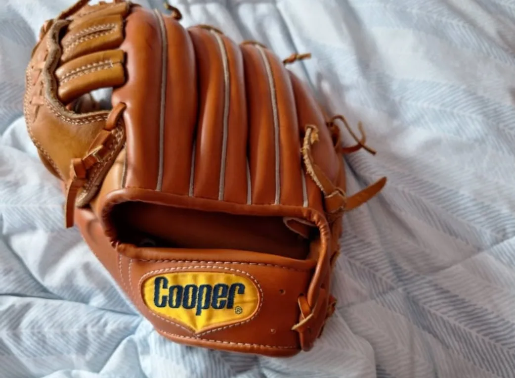 Cooper Diamond C 750 Baseball Glove for the right hand image indicator(2)