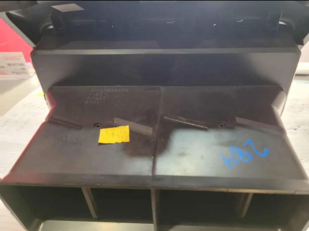 GMC 2010 Acadia center console air vent assembly image indicator(3)