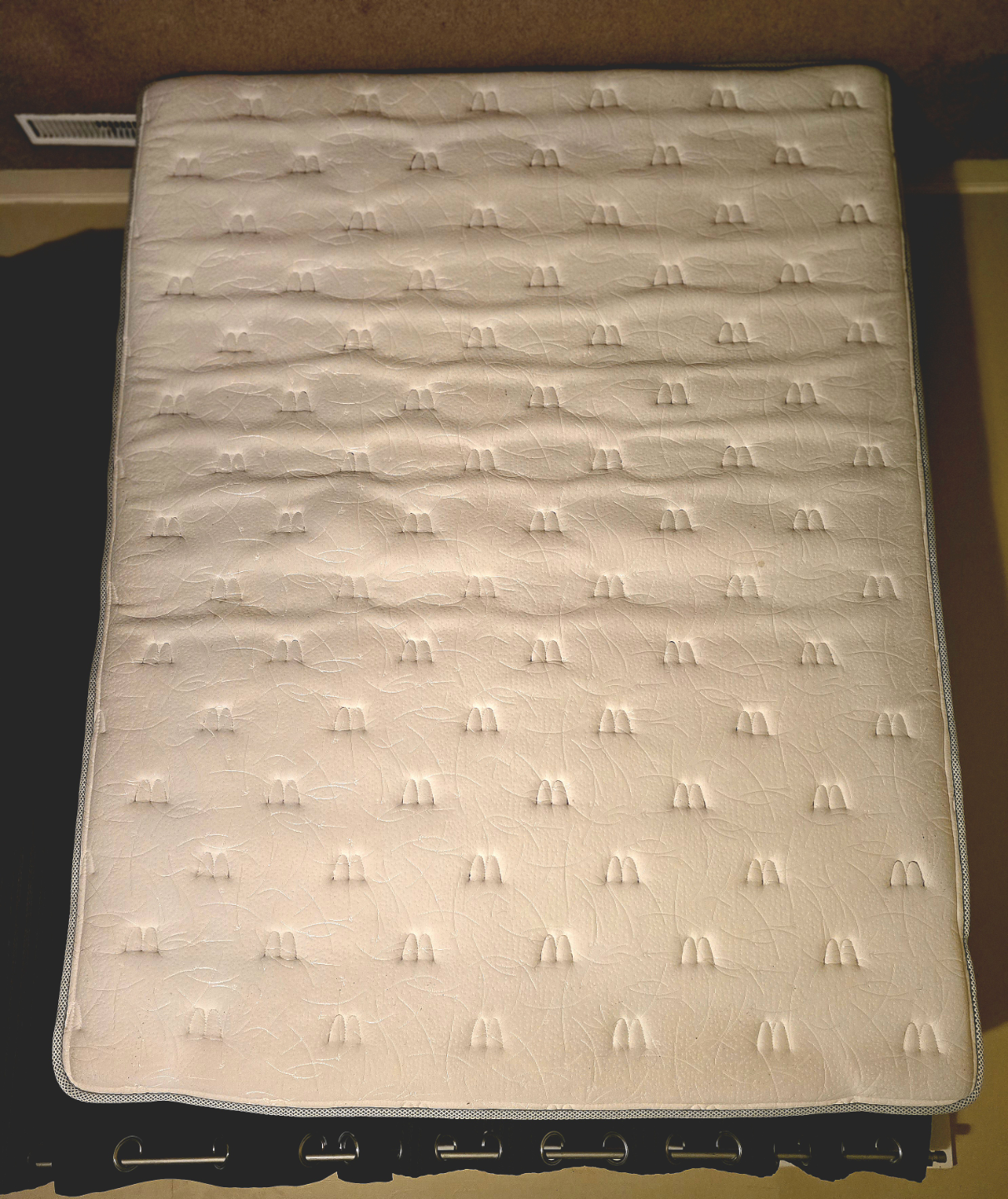 Queen size Spring Mattress 8" - photo 3
