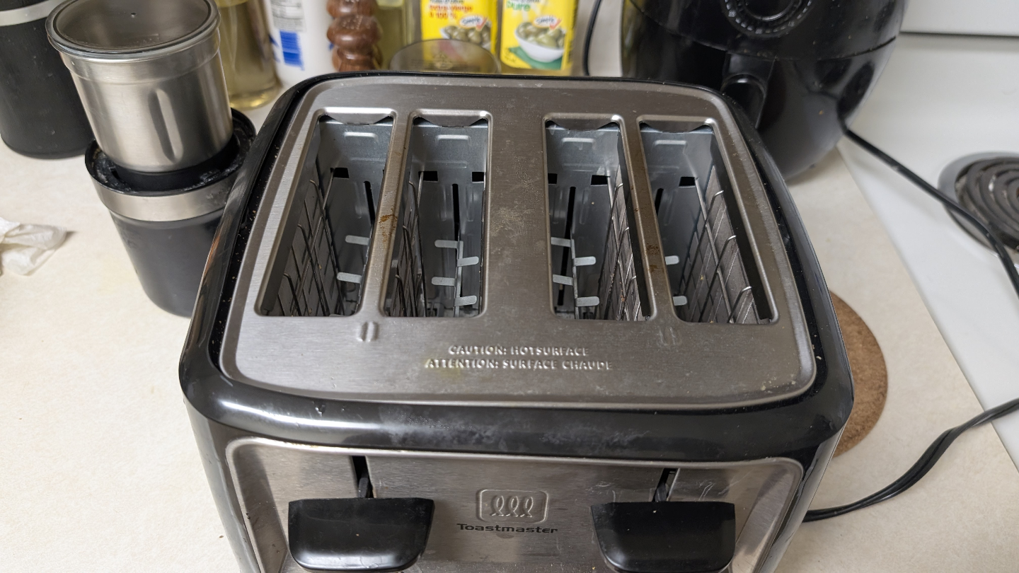 Toastmaster Four-Slice Toaster - photo 3