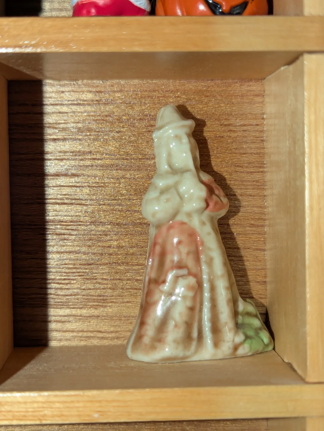 Vintage Royal Doulton Figurine -  Medieval Woman image indicator(2)