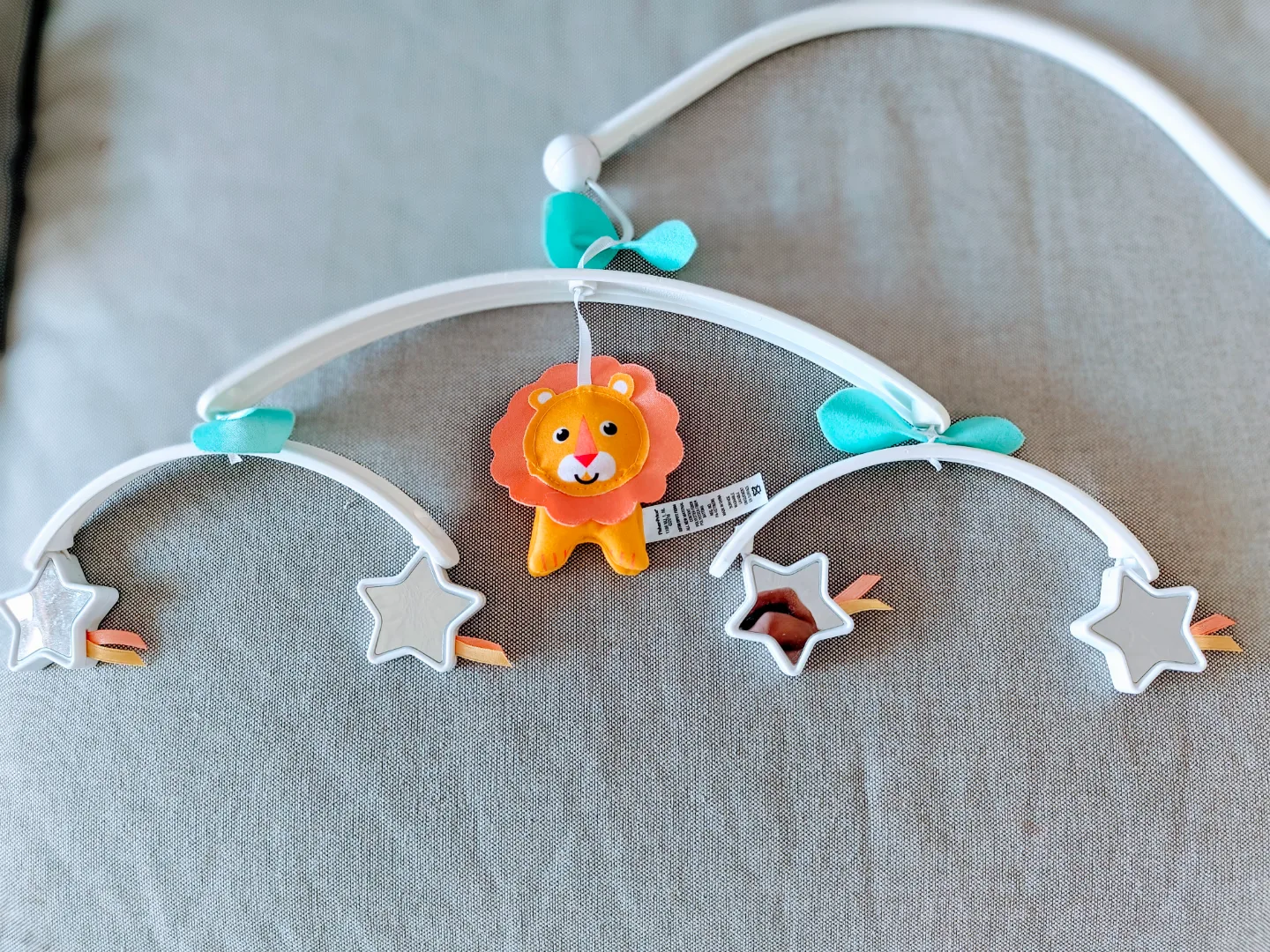 Fisher-Price Baby Bedside Sleeper Soothing Motions Bassinet image indicator(4)