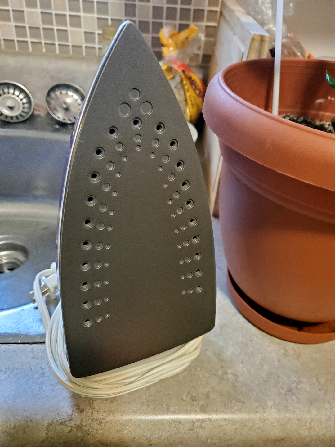 Black & Decker Purple Iron - photo 4