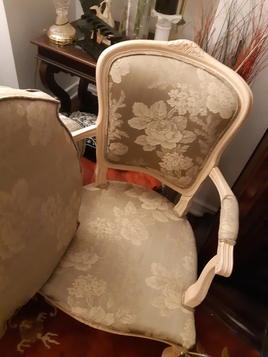 Pair of Elegant Armchairs - Floral Upholstery - photo 3