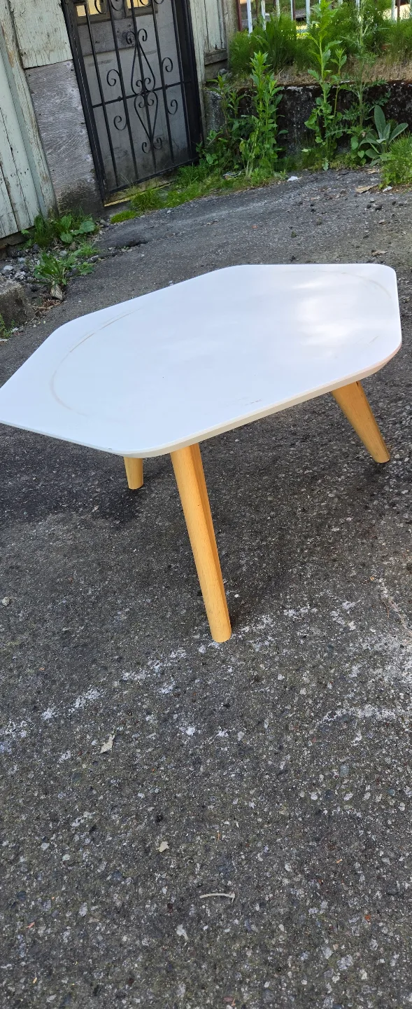 Unique Hexagon Coffee Table image indicator(2)