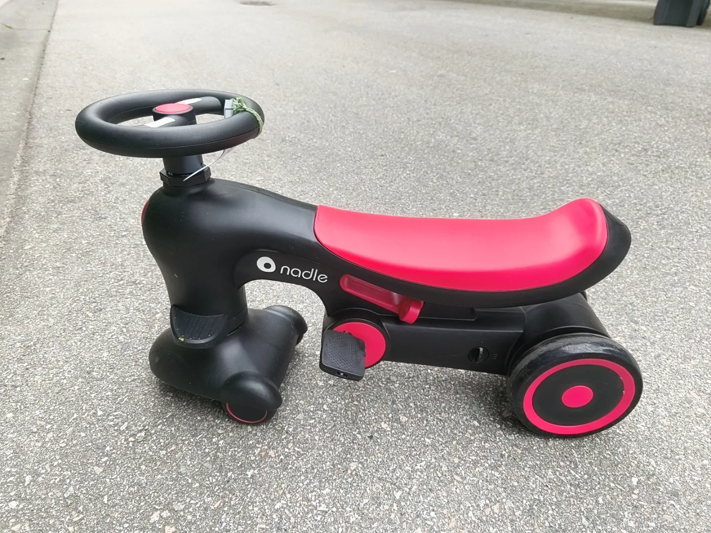 Nadle Multi-function Ride-on Car image indicator(3)