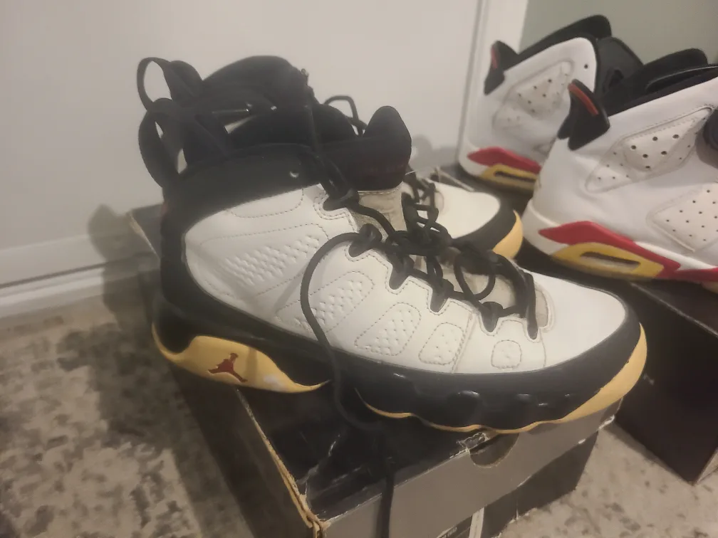 🇨🇦 Jordan's Ugg Nike Adidas Timberland bundle - size 6 image indicator(9)