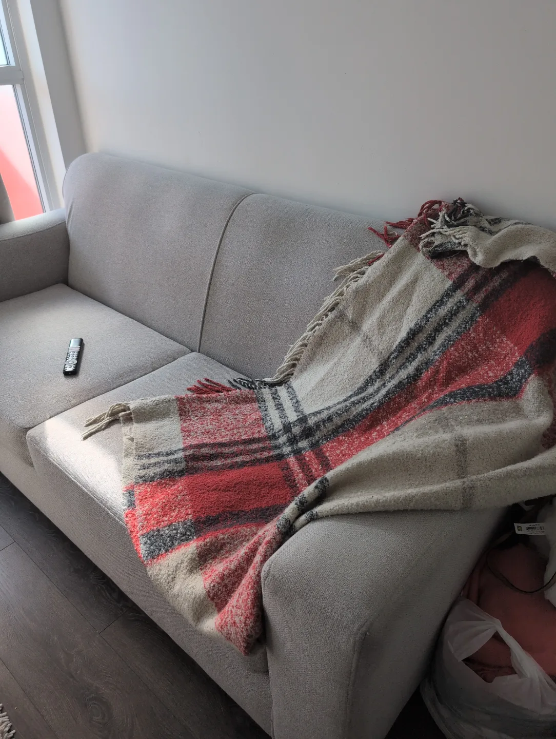 Cozy Red and Cream Plaid Throw Blanket with Tassels thumbnail