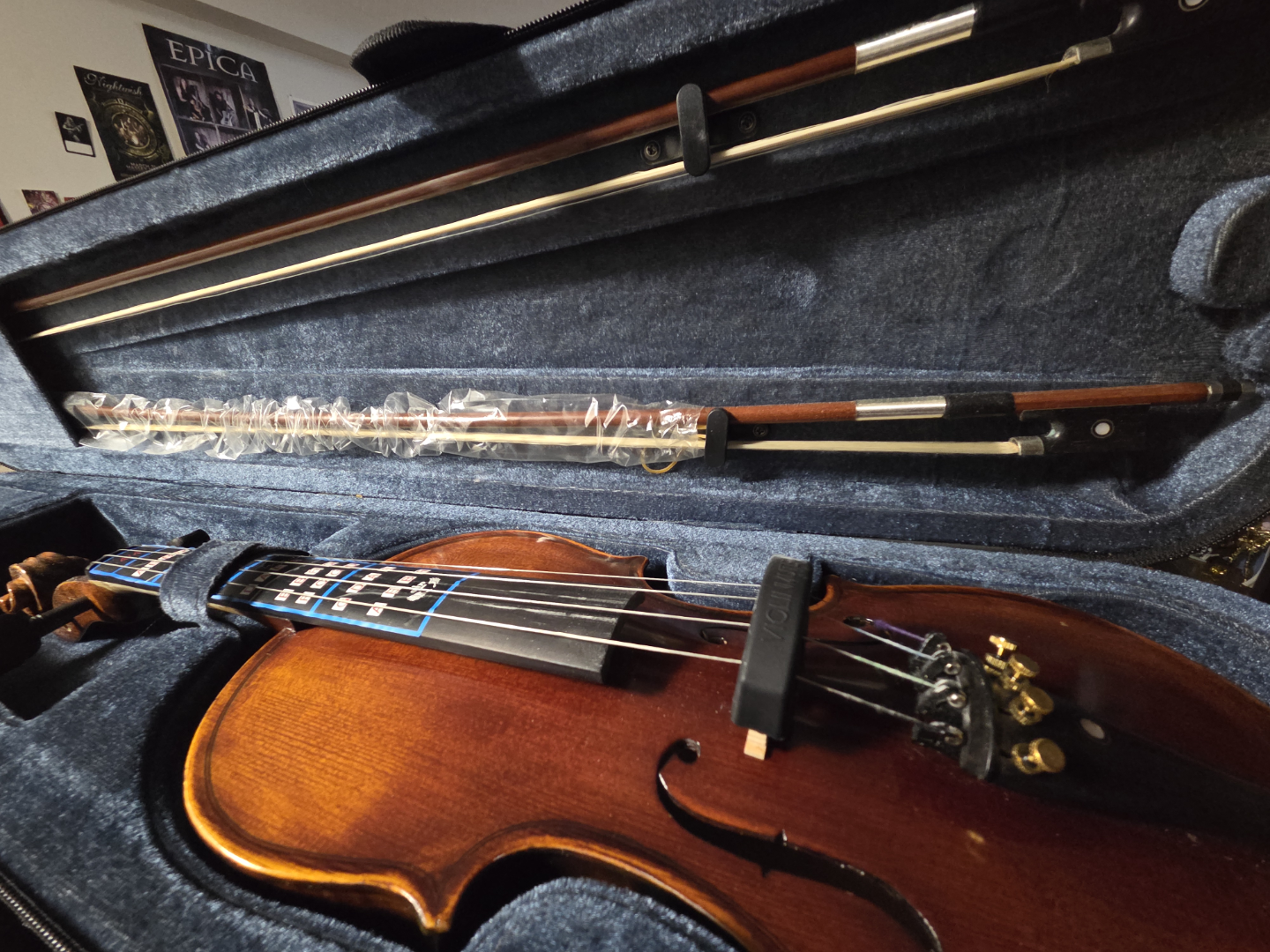 Violin with case and two bows - photo 2