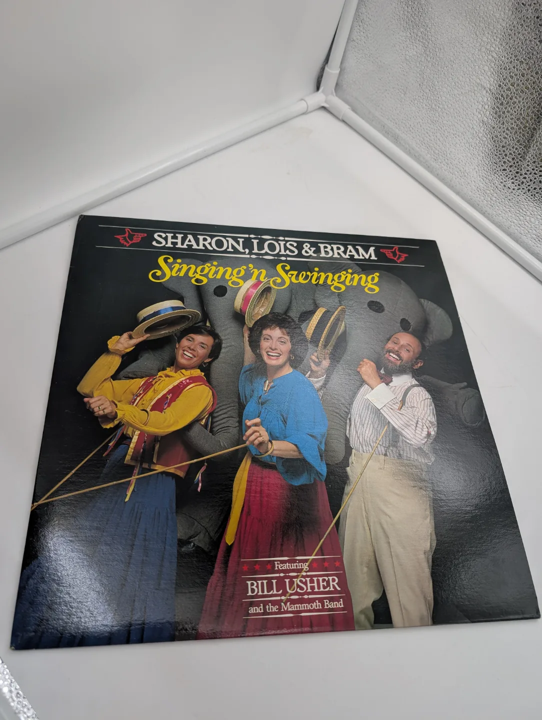 Sharon, Lois & Bram Singing'n'Swinging Vinyl Record thumbnail