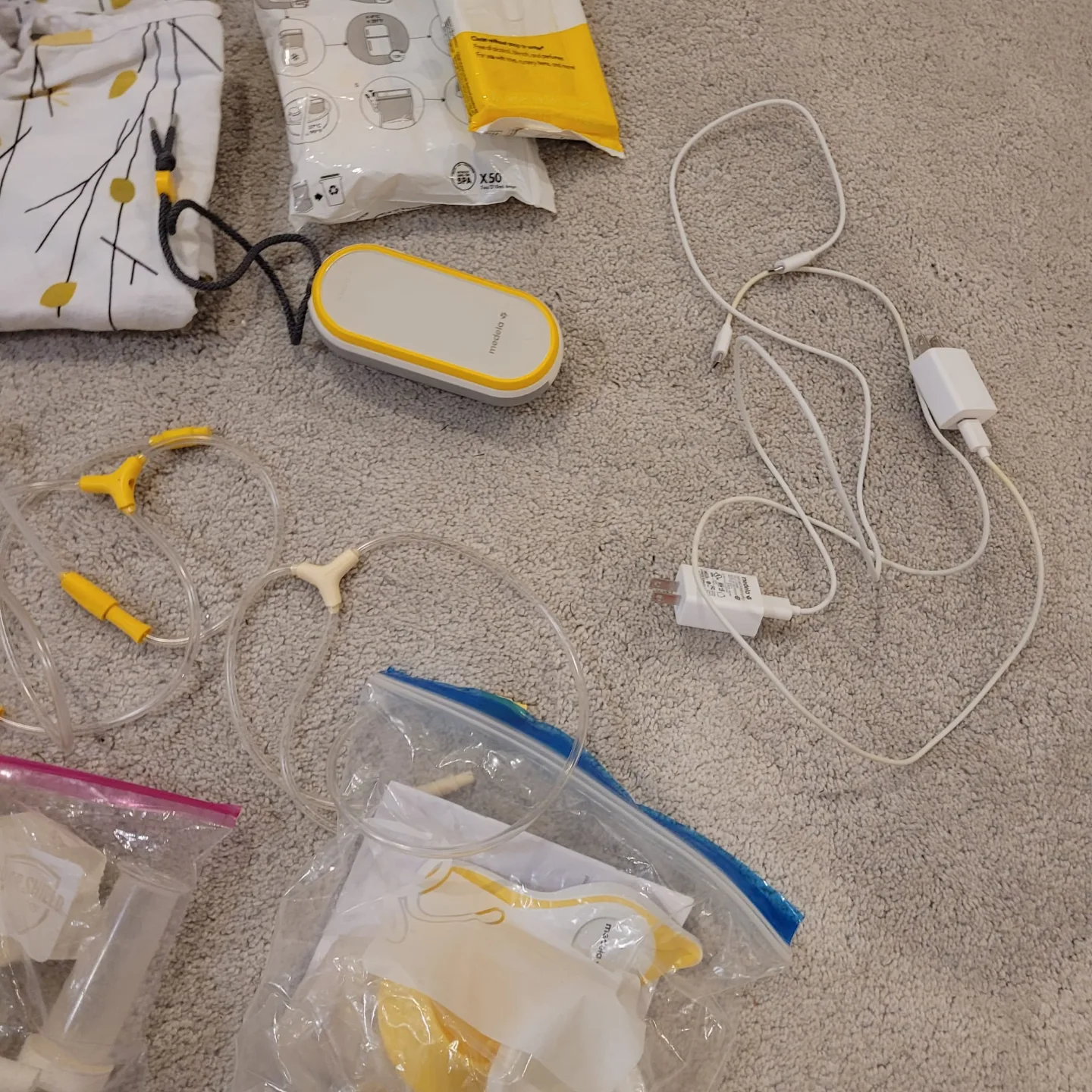 Medela Freestyle Double Electric Breast Pump with Accessories image indicator(4)