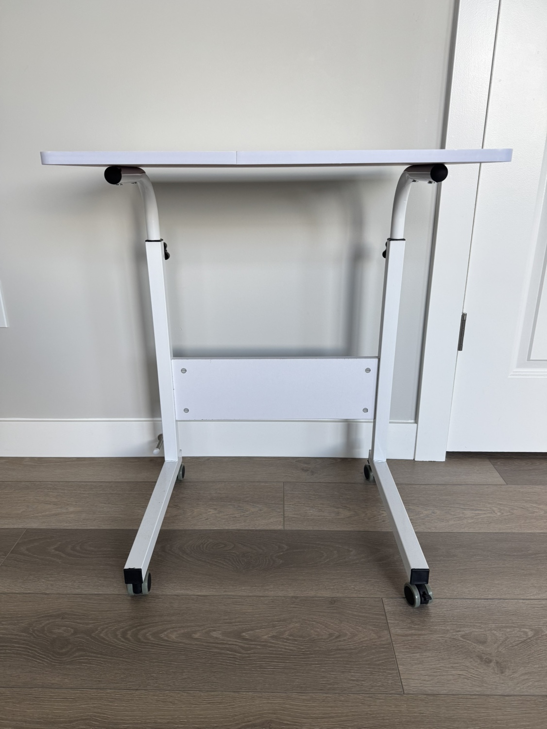 White Mobile Adjustable Height Table