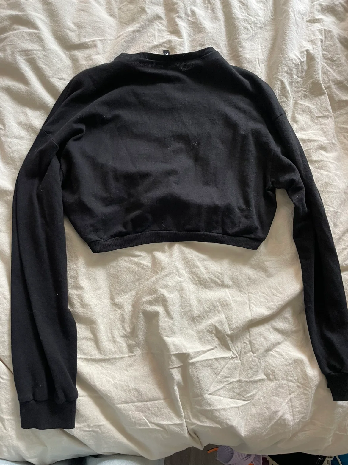 H&M Cropped Crewneck image indicator(2)