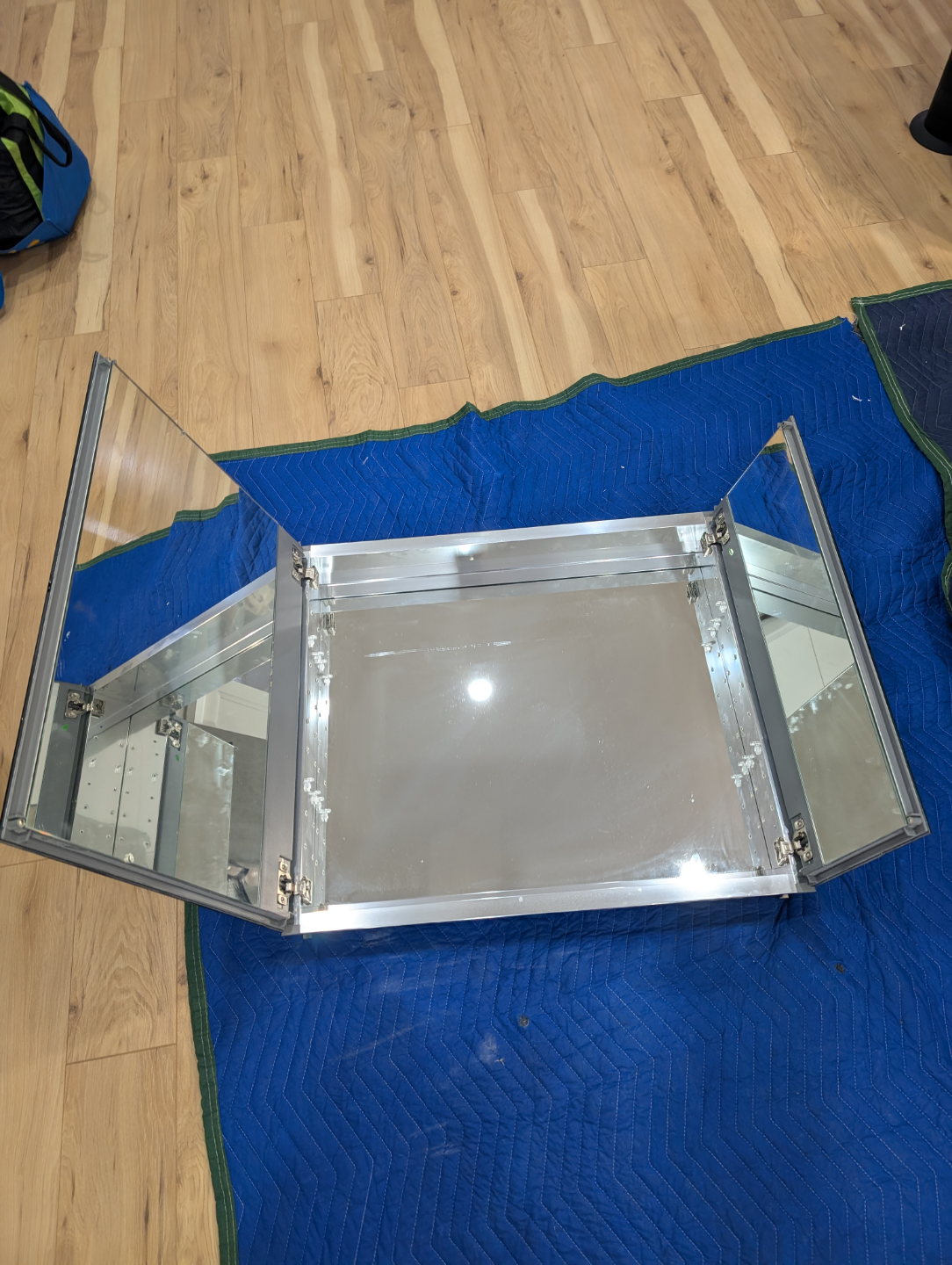 Mirrored Vanity Medicine Cabinet - photo 3