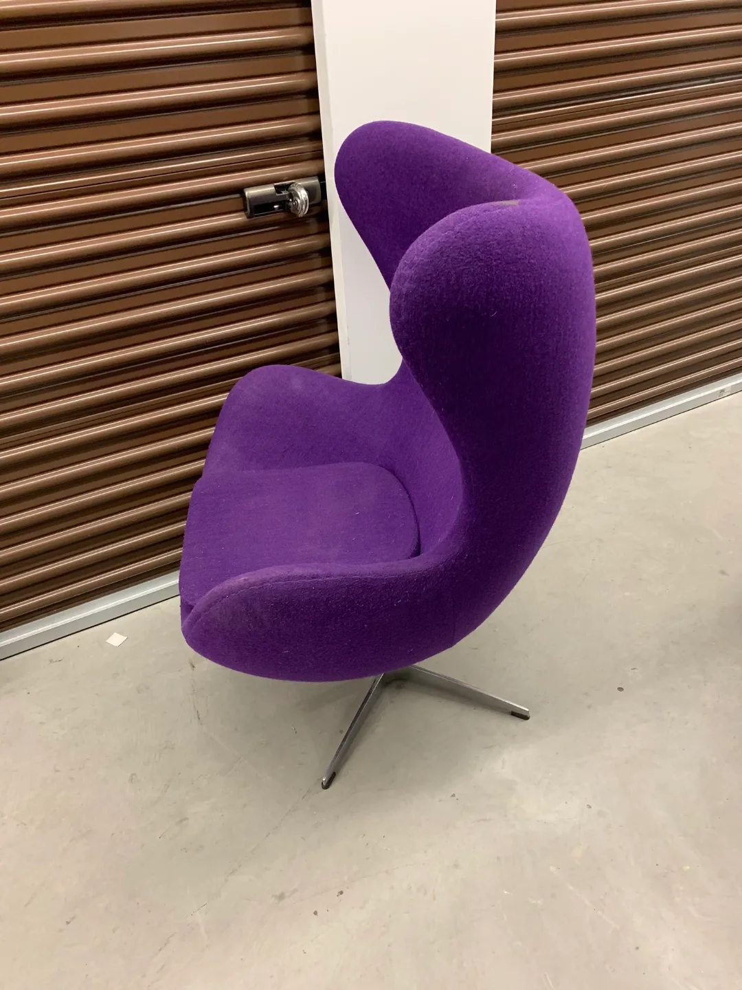 Purple Egg Chair image indicator(3)