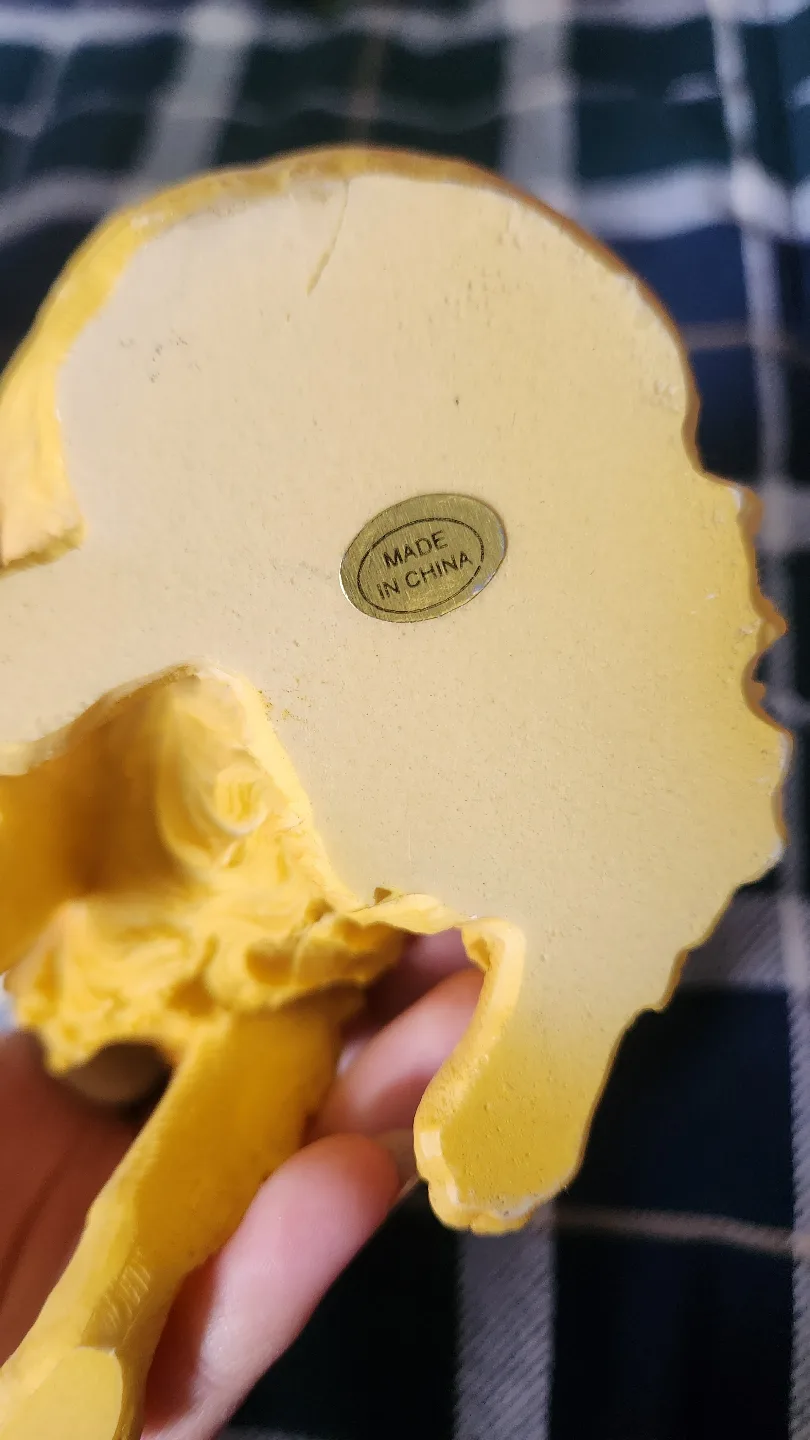 Golden retriever and turtle figures image indicator(6)