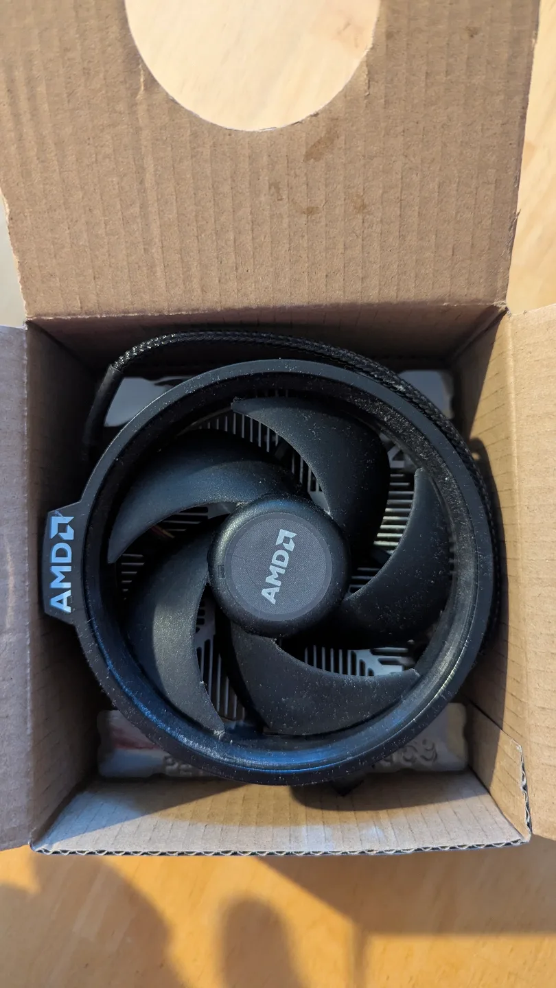 🧡AMD Ryzen 5 2600 CPU with Wraith Stealth Cooler thumbnail