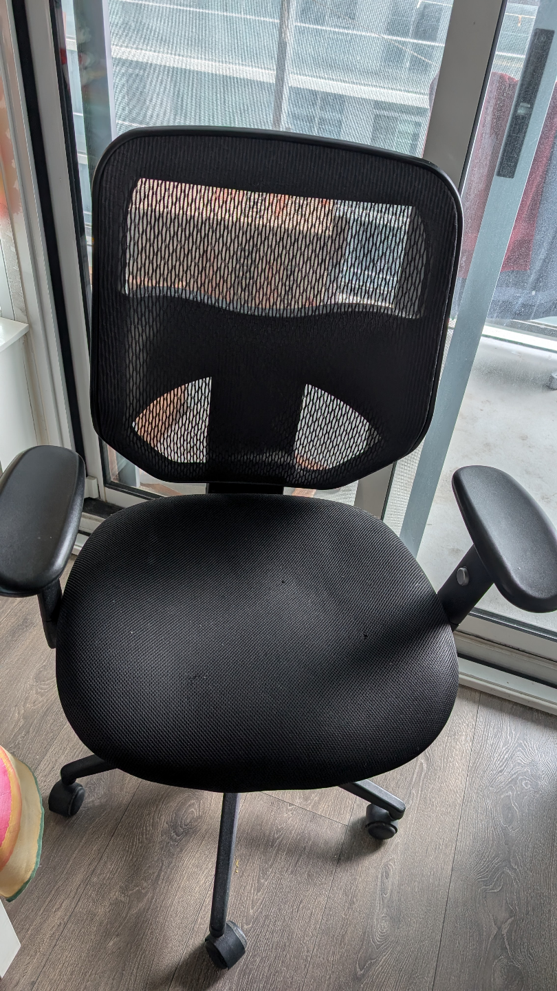 Black Mesh Office Chair - photo 2