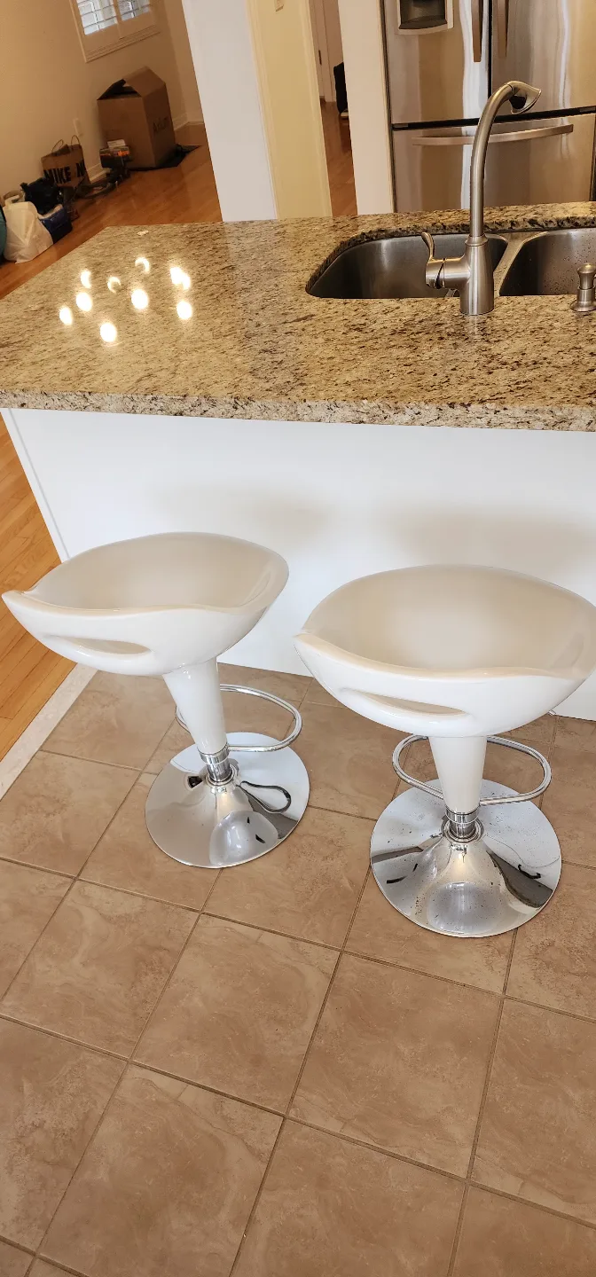 Pair of White Kitchen Counter bar Stools thumbnail