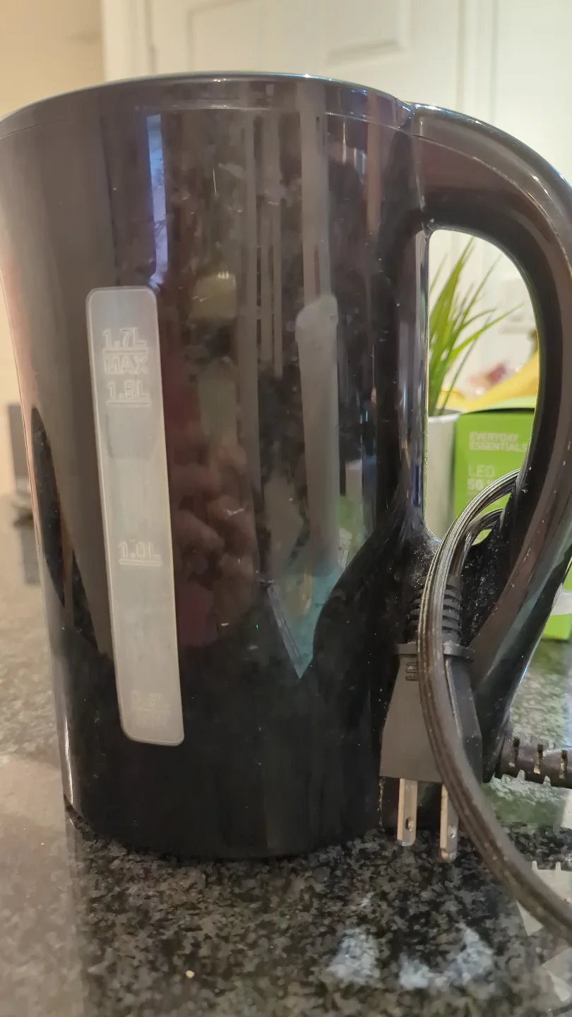 Black 1.7L Electric Kettle thumbnail