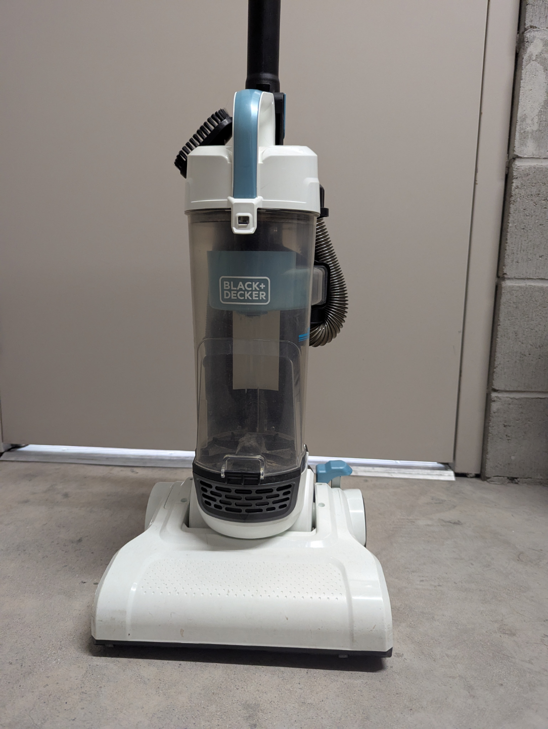 Black+Decker Compact Lightweight Upright Vacuum - photo 2