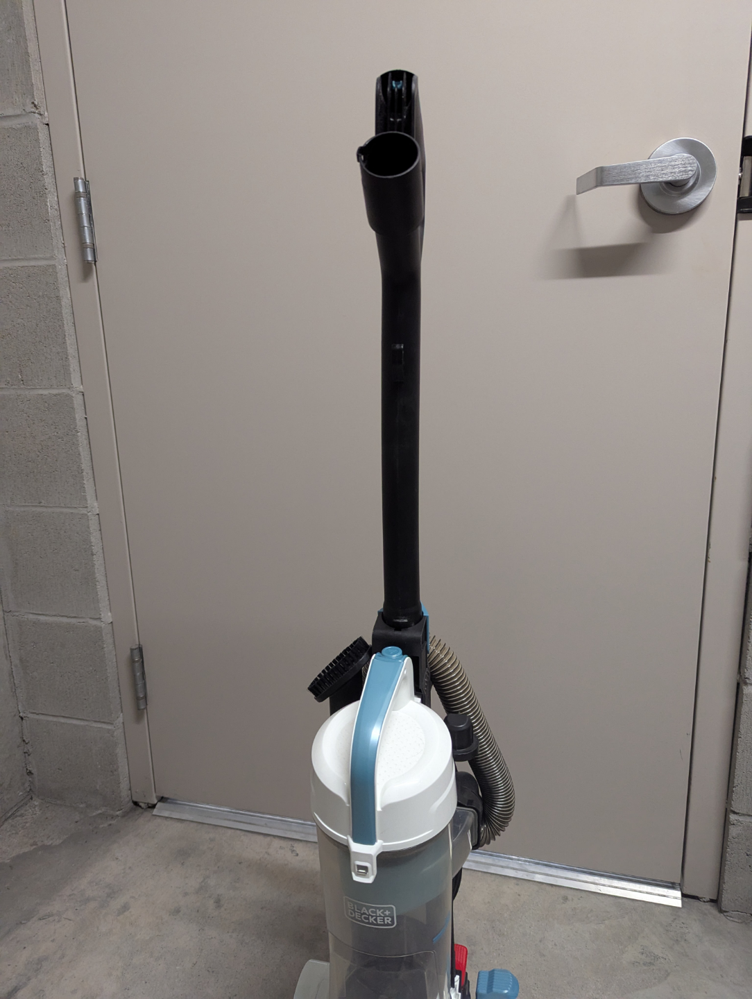 Black+Decker Compact Lightweight Upright Vacuum - photo 3
