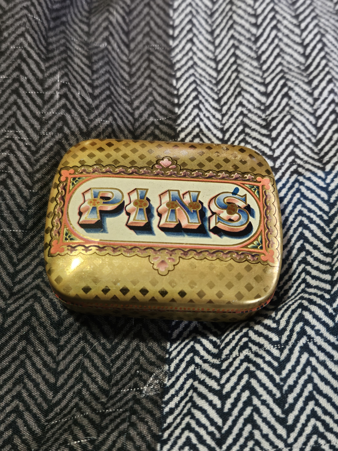 Vintage Pin Tin