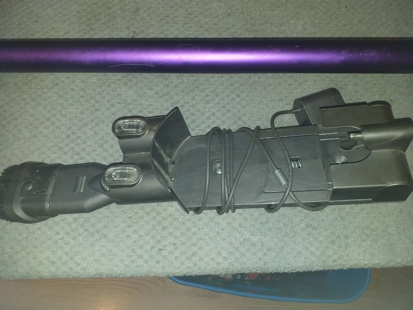 Dyson V6+ cordless vacuum - photo 2
