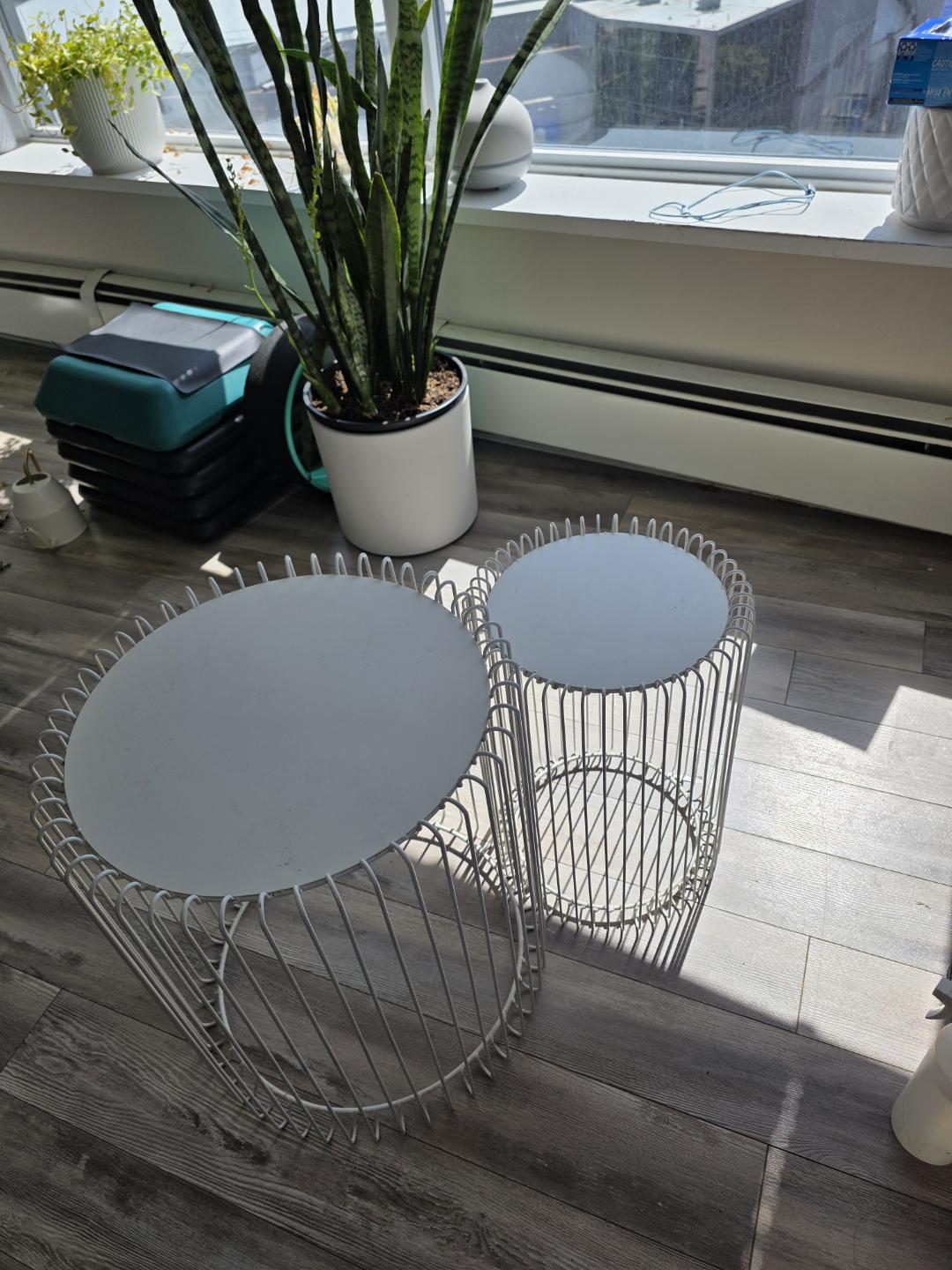 STRUCTUBE White Metal Nesting Tables Set of 2 - photo 3