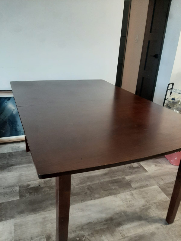Extendable Dining Table