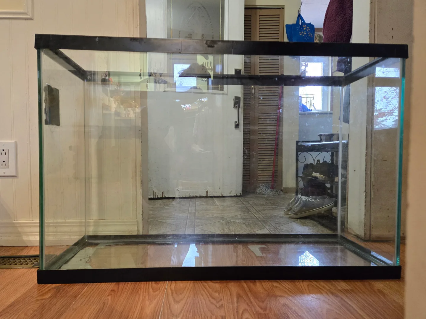 Large Terrarium (NOT AQUARIUM) $80 image indicator(2)