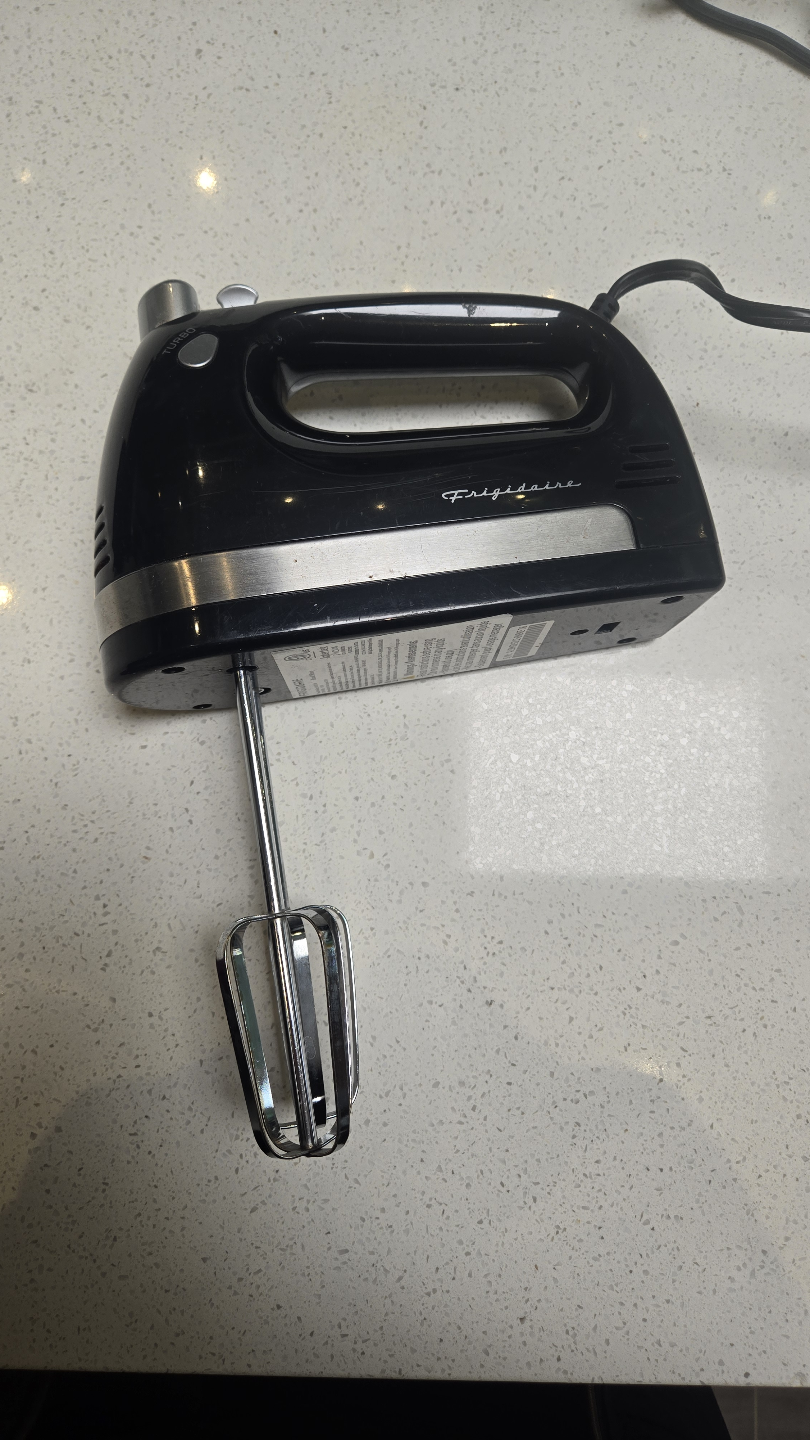 Frigidaire Hand Mixer - Black