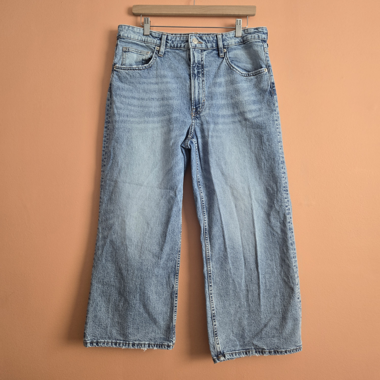 H&M Women's Light Wash Wide Leg Crop Jeans