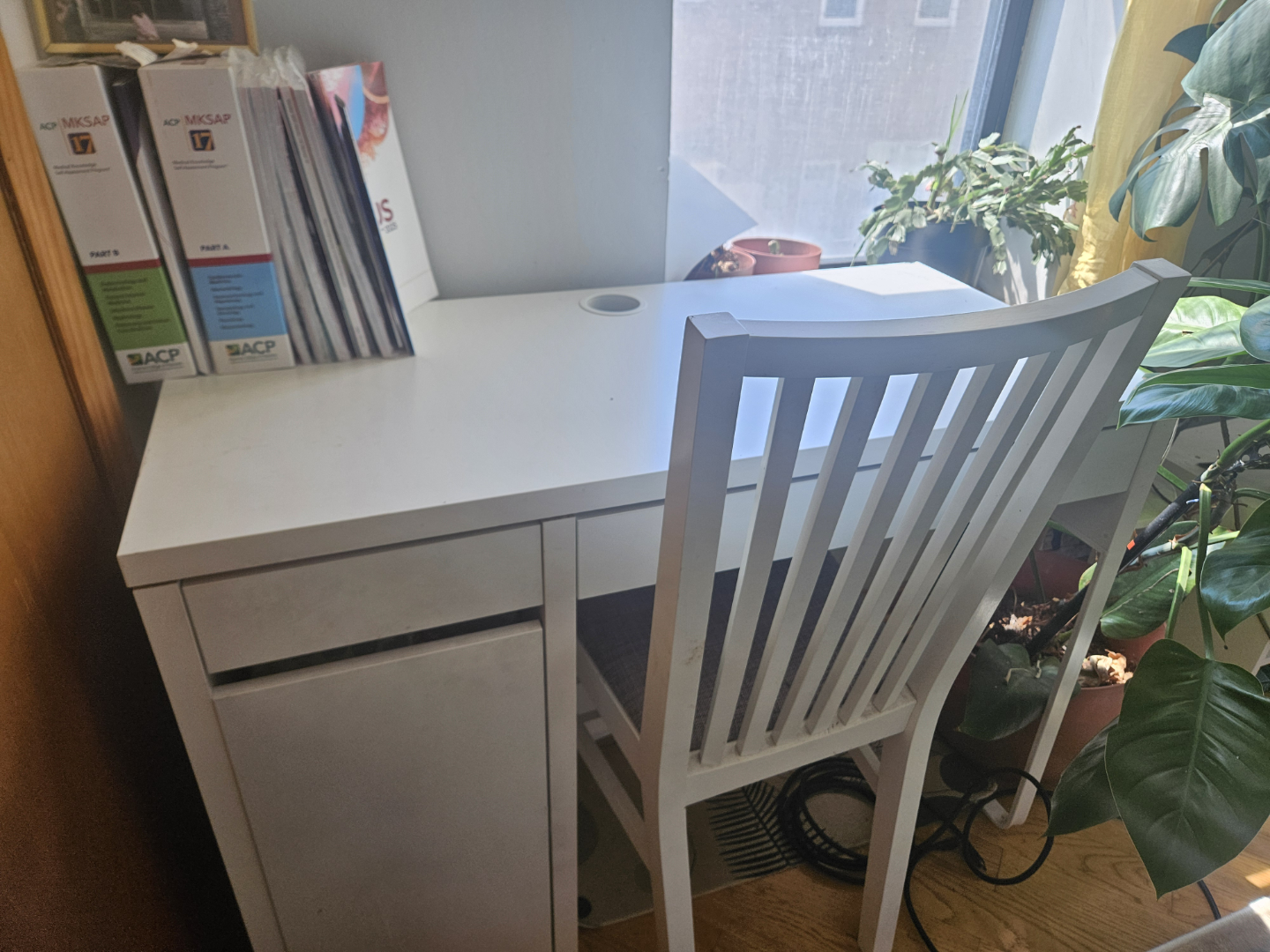 White Desk with Chair - photo 2