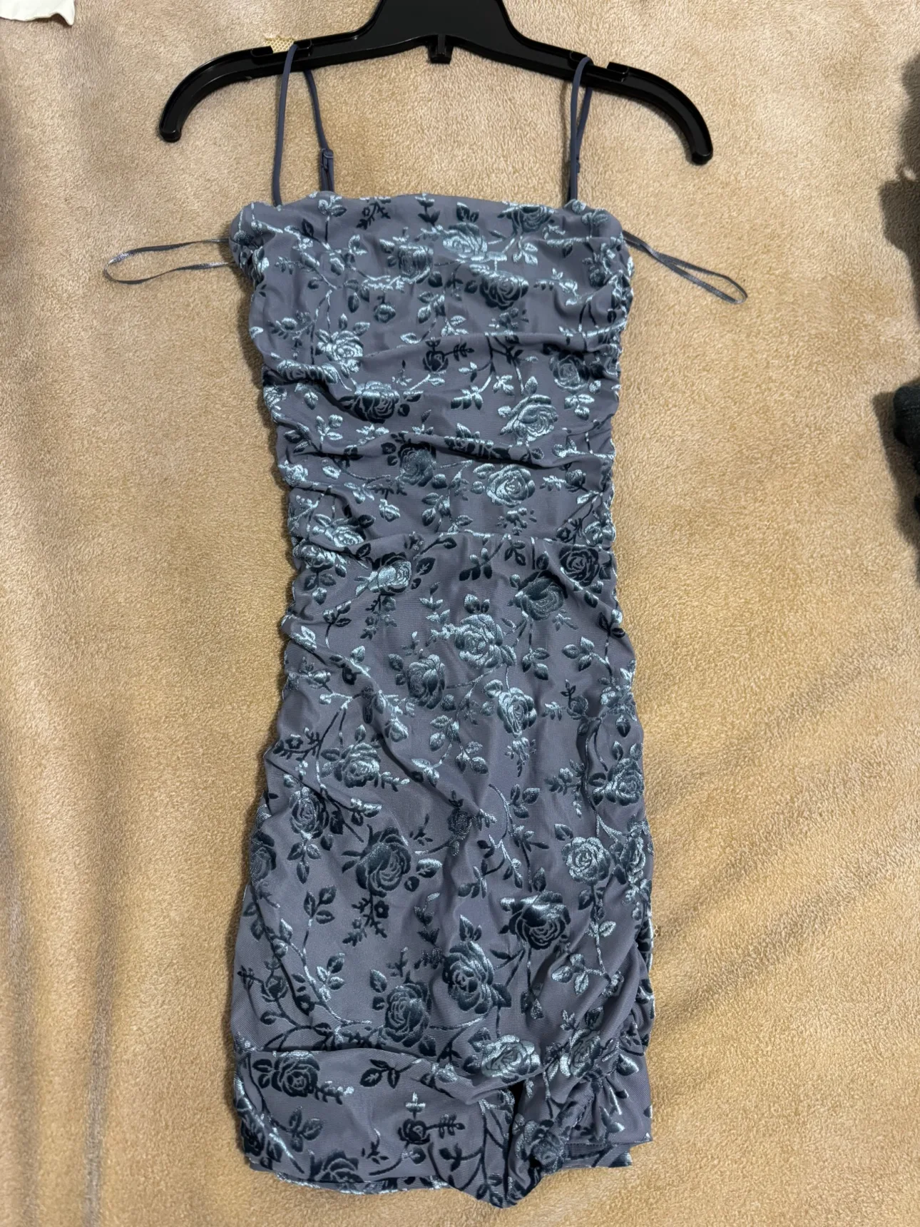 Womens dress thumbnail